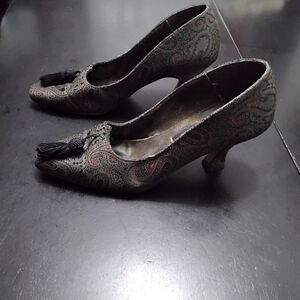 Kenneth Cole Women's Tapestry Pumps  Size 7B